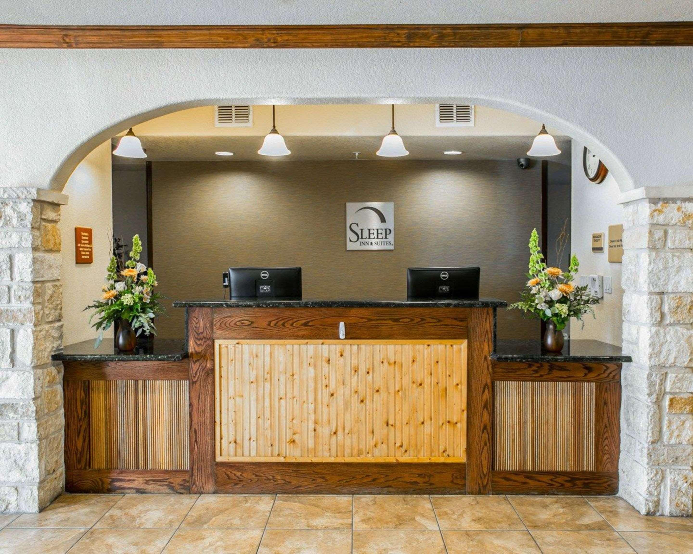 Sleep Inn & Suites Gonzales Near Palmetto State Park Bagian luar foto