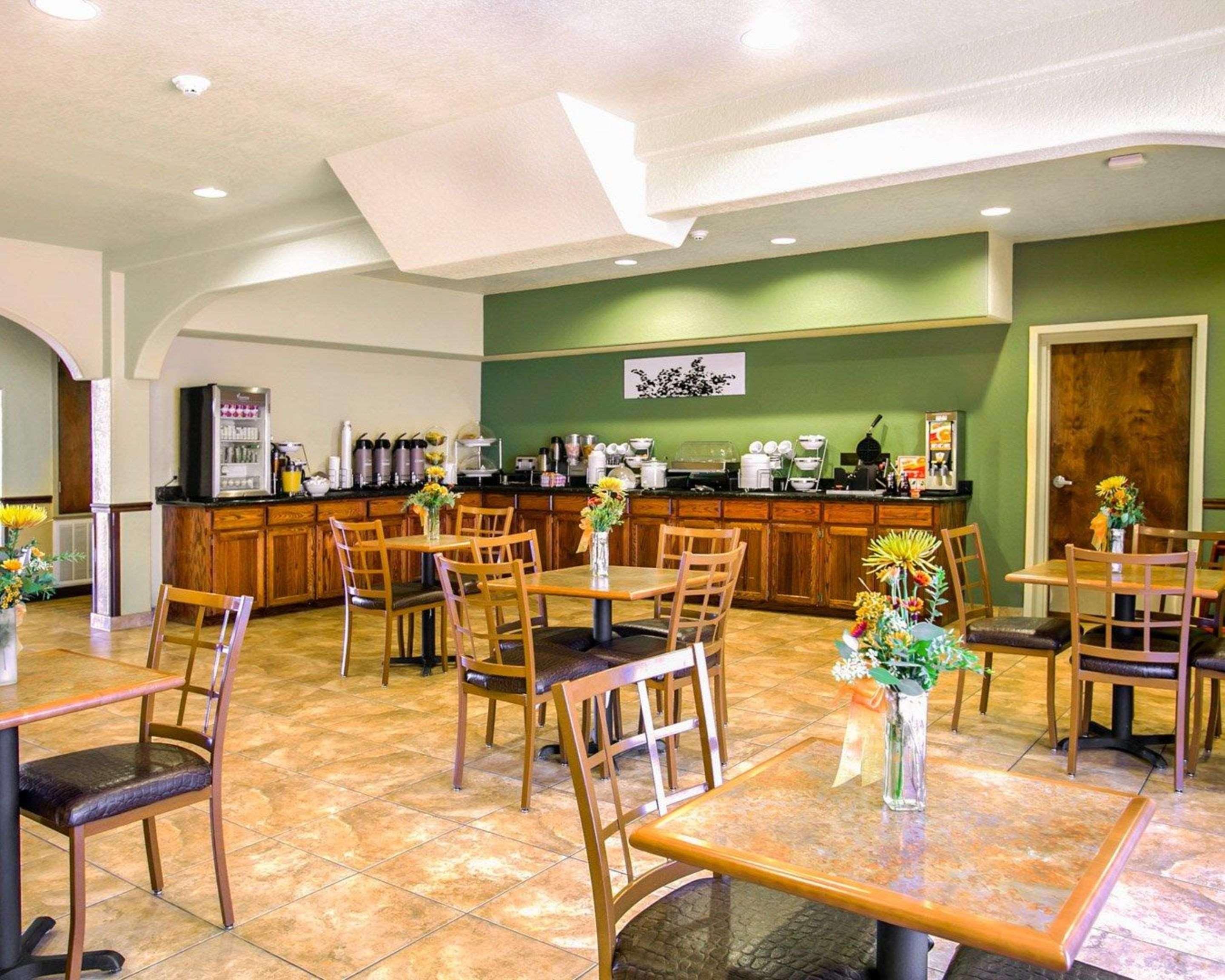 Sleep Inn & Suites Gonzales Near Palmetto State Park Bagian luar foto