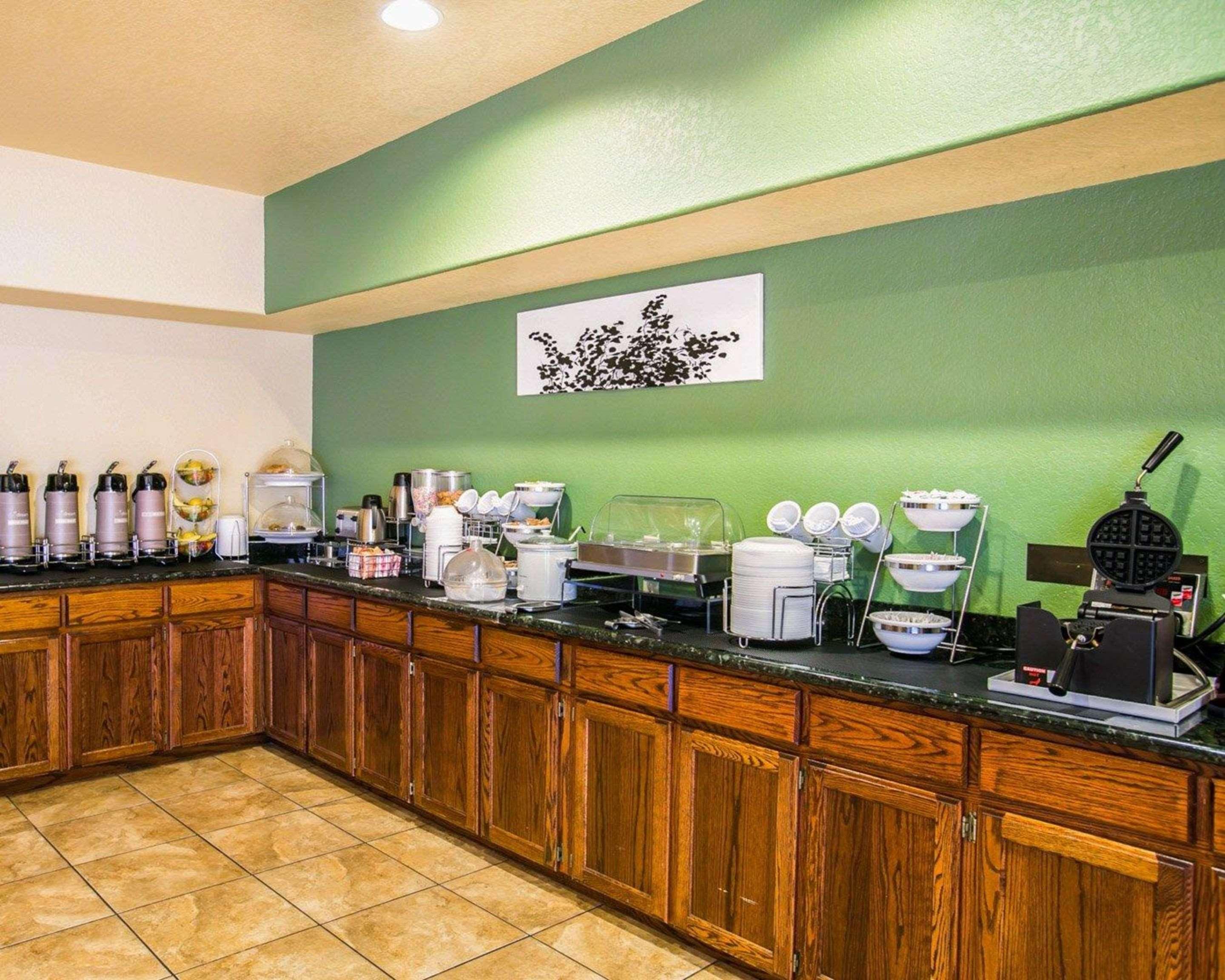 Sleep Inn & Suites Gonzales Near Palmetto State Park Bagian luar foto