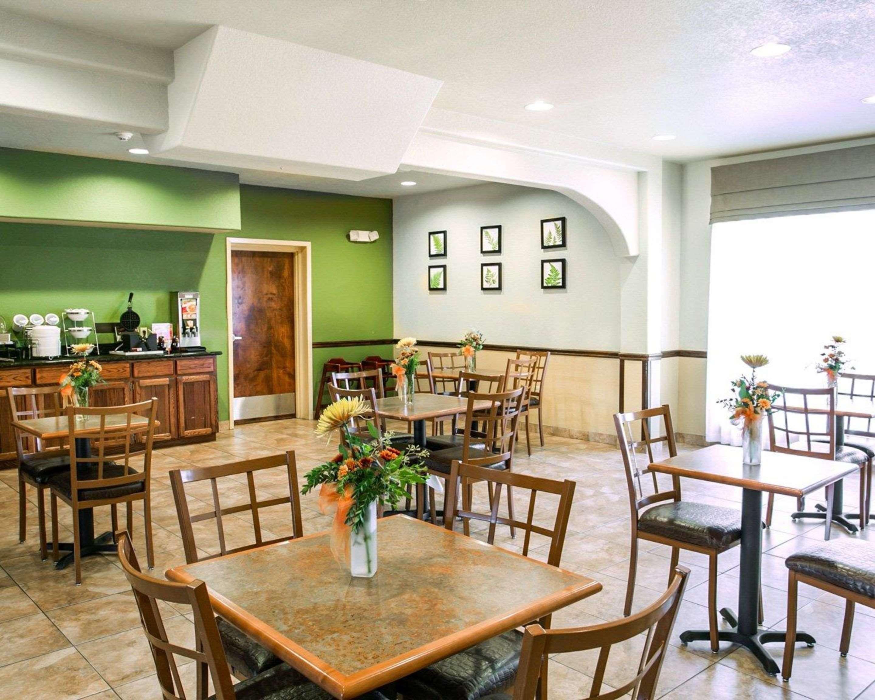 Sleep Inn & Suites Gonzales Near Palmetto State Park Bagian luar foto